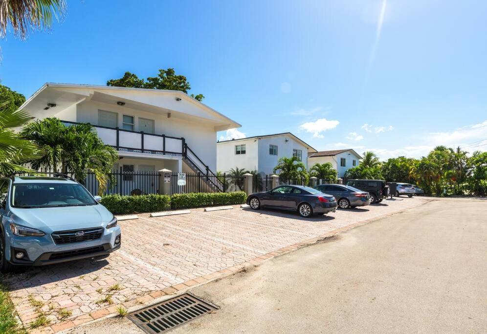 A1 - Endless Summer Vacation Rentals - Affordable Luxury Near Downtown 포트 로더데일 외부 사진