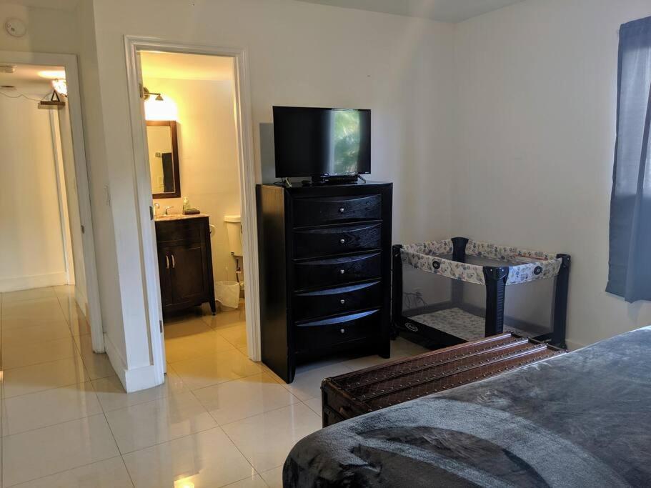 A1 - Endless Summer Vacation Rentals - Affordable Luxury Near Downtown 포트 로더데일 외부 사진