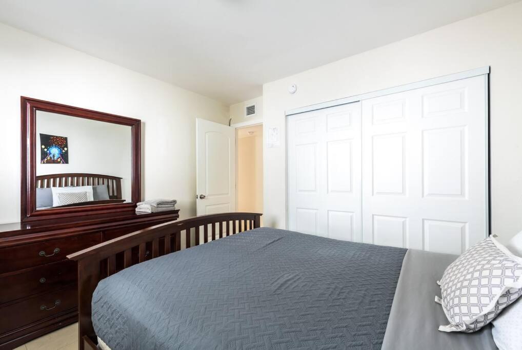 A1 - Endless Summer Vacation Rentals - Affordable Luxury Near Downtown 포트 로더데일 외부 사진