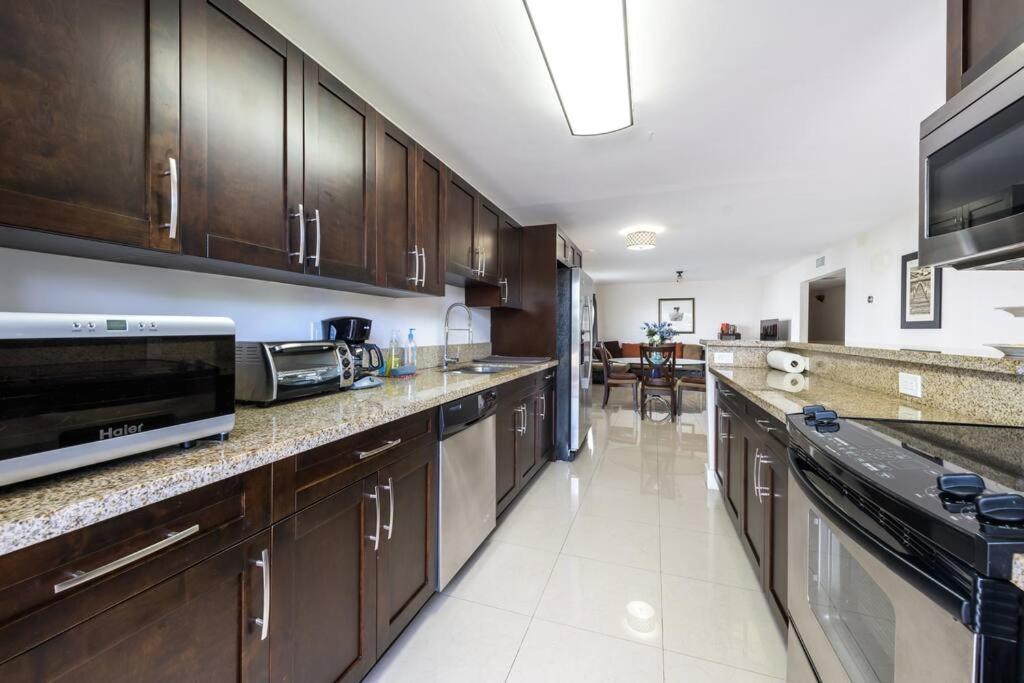 A1 - Endless Summer Vacation Rentals - Affordable Luxury Near Downtown 포트 로더데일 외부 사진